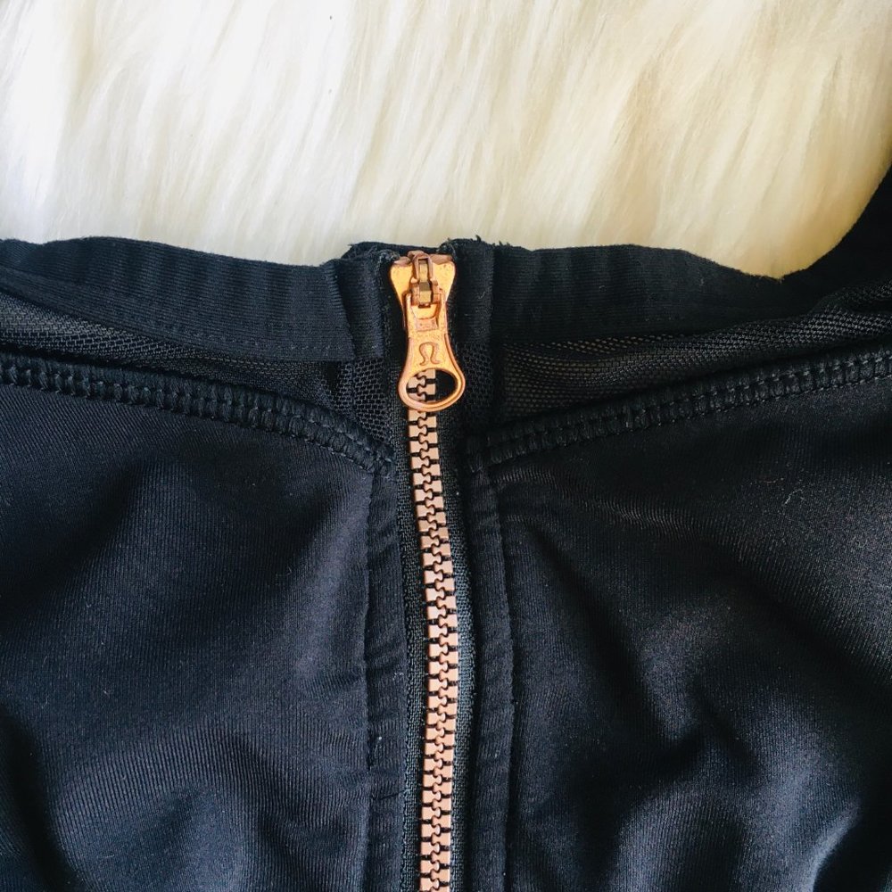 LULULEMON Drop It Like It's Hot Black Sports Bra - Picture 3 of 6